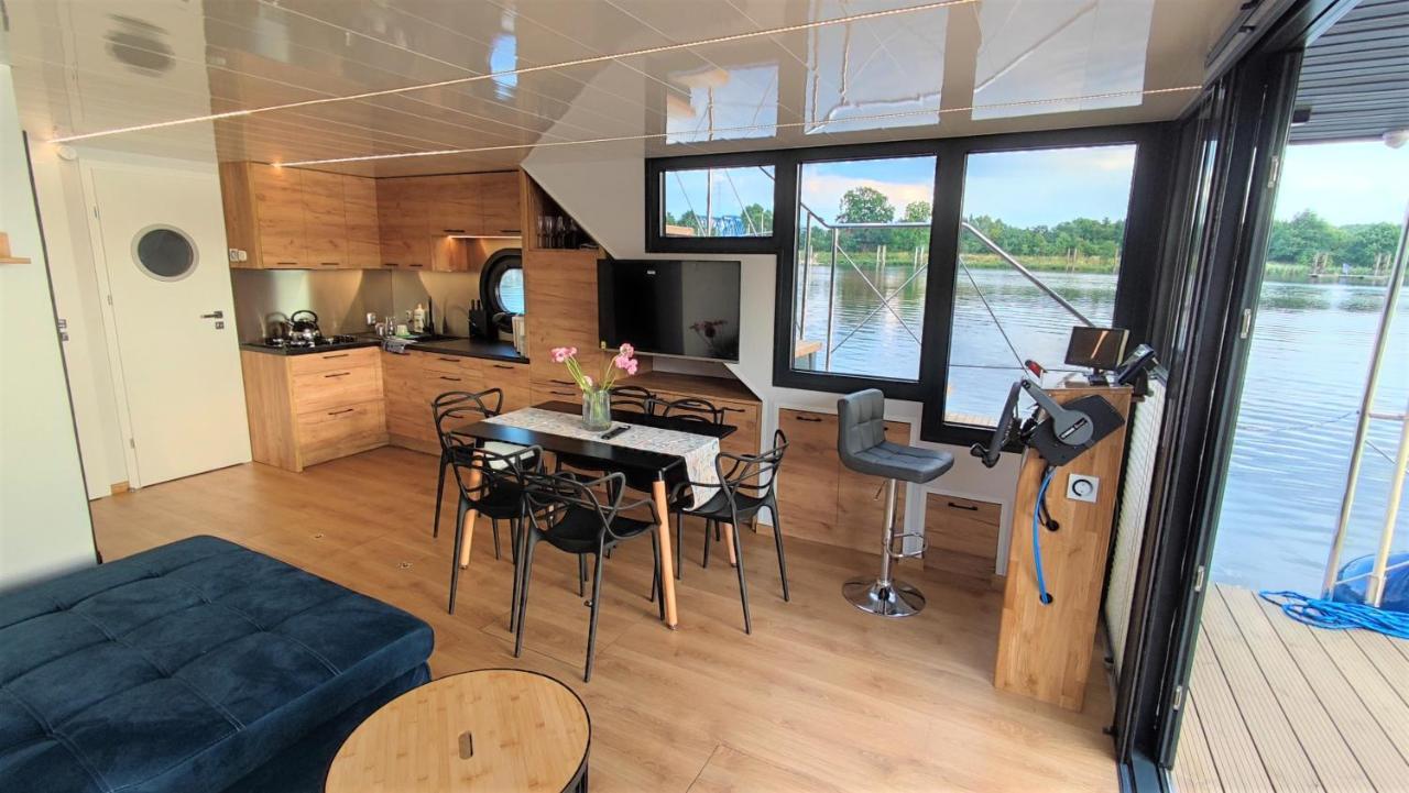 Houseboat Water King Apartament Plywajacy Dom Na Wodzie, 7 Os Βρότσλαβ Εξωτερικό φωτογραφία