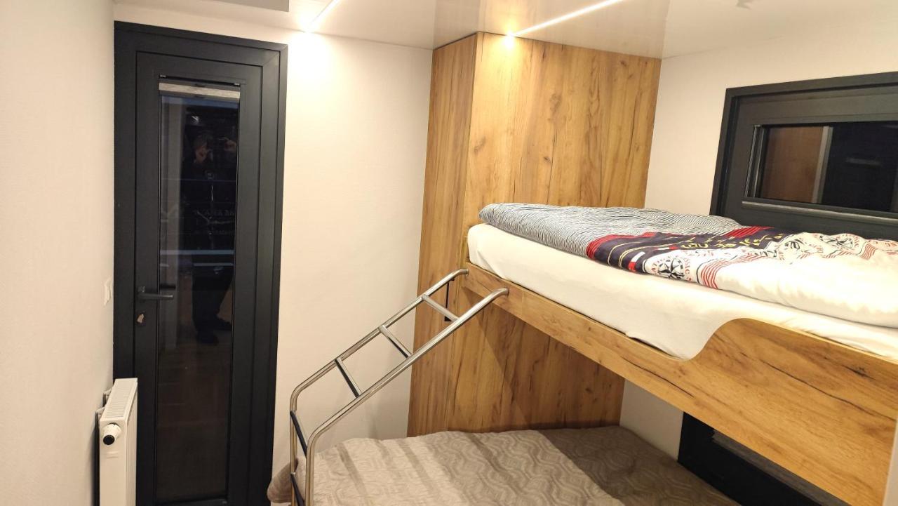 Houseboat Water King Apartament Plywajacy Dom Na Wodzie, 7 Os Βρότσλαβ Εξωτερικό φωτογραφία